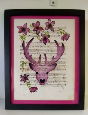 Aquarelle sur partition "Cerf rose"